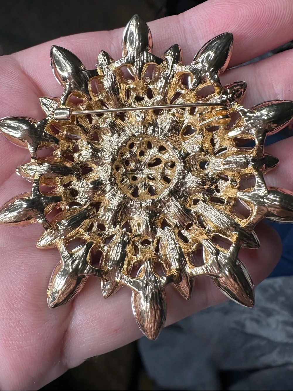 5/$25 😻 Yellow Crystal Sunburst Brooch Pin - Women's Jewelry